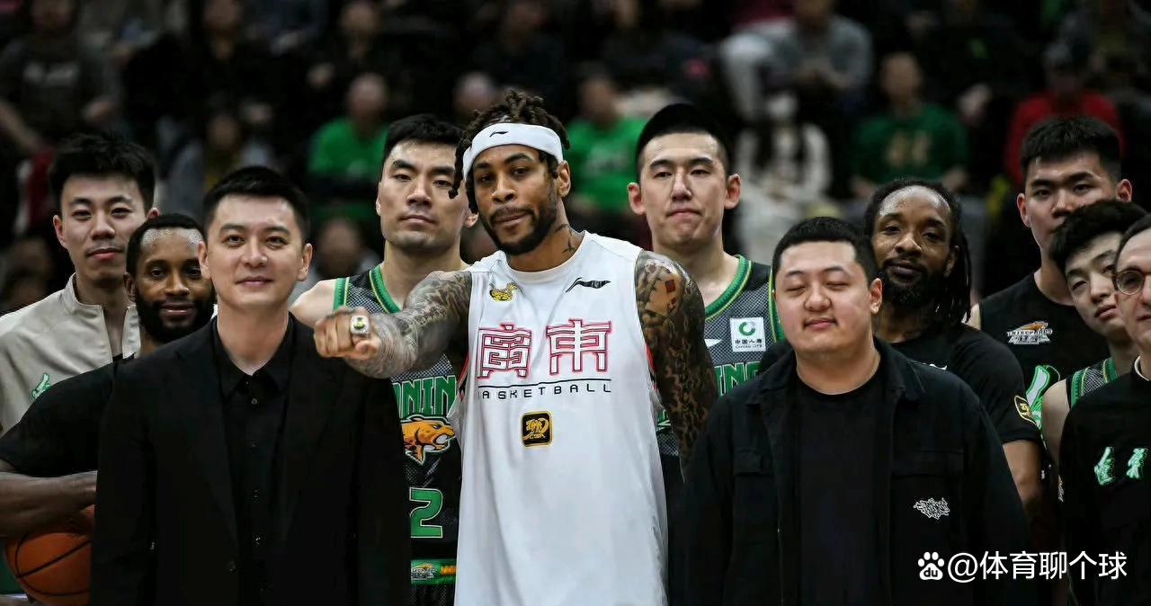 关于辽粤之战胜负难料,两队实力不分伯仲,引发球迷热议!的信息