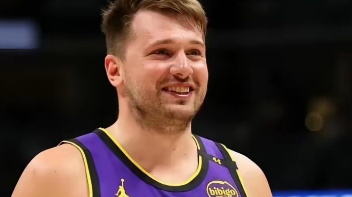 关于东契奇惊艳全场,浓眉哥助攻爆棚,刷新队史纪录逆转取胜!的信息